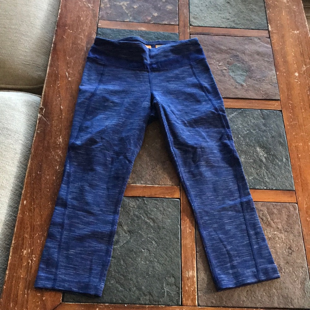 Lucy Hatha Capri leggings